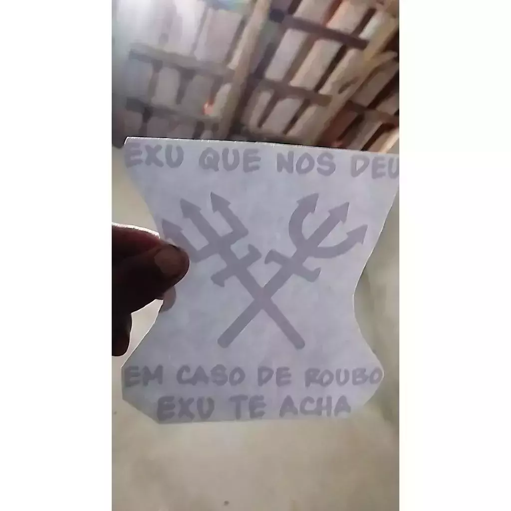 Miniatura 5 de Adesivo EXU que nos deu, em caso de roubo EXU te acha 14x14 Umbanda Candomblé